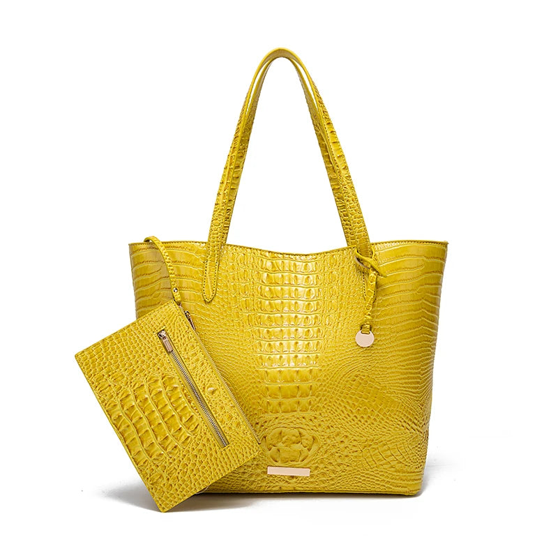 Conjunto de bolsos de mano con textura en relieve en tonos neutros, diseñado por Corporación Turística.