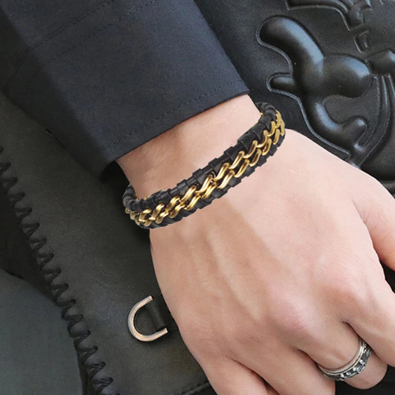 Genuine leather men's chain bracelet with clasp, woven design, 18.5 cm length, from Corporación Turística.
