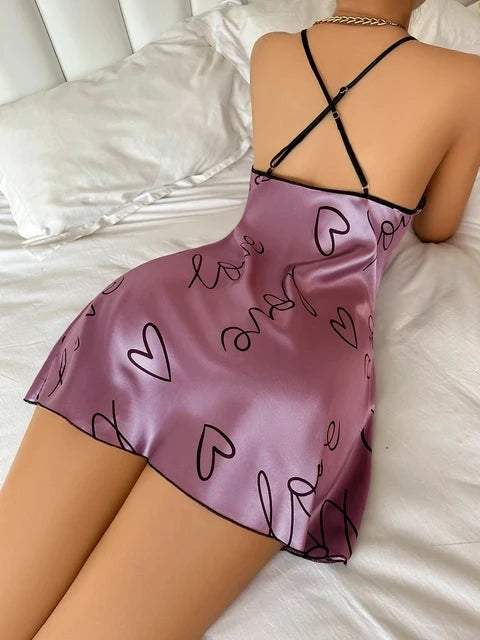 Purple women's camisón with heart letter print, comfortable nightwear featuring a soft fabric and relaxed fit.