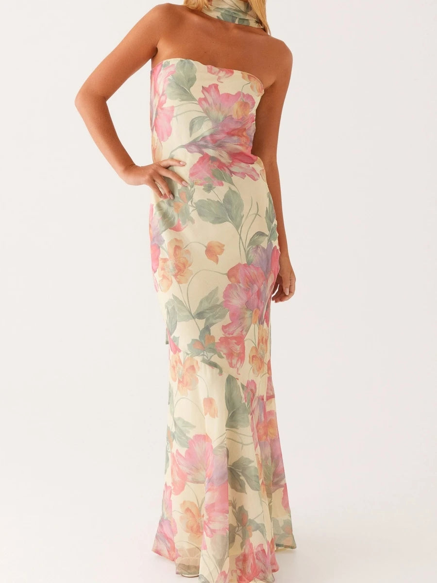 Purple fitted long dress for women with a matching scarf, stylish and elegant from Corporación Turística.