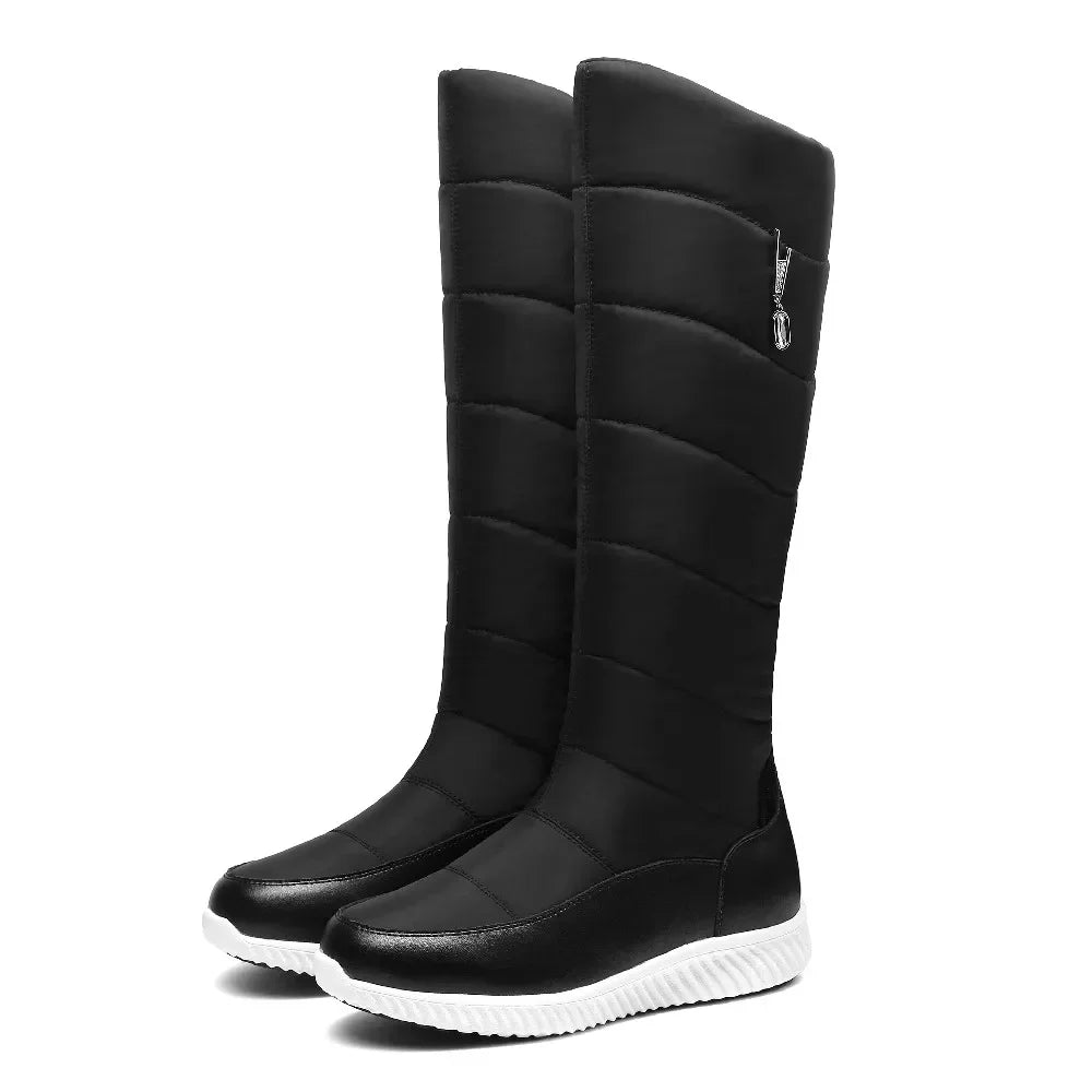 Warm women's snow boots by Corporación Turística, made of leather and fleece for cold winter weather.