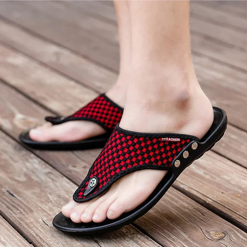 MaeDef men's summer flip-flops from Corporación Turística with red straps and comfortable sole, perfect for casual wear.