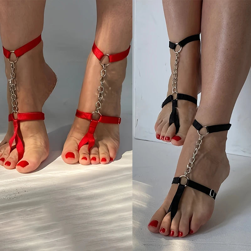 Black Gothic ankle bracelet for women with elastic band, stylish and adjustable jewelry accessory by Corporación Turística.