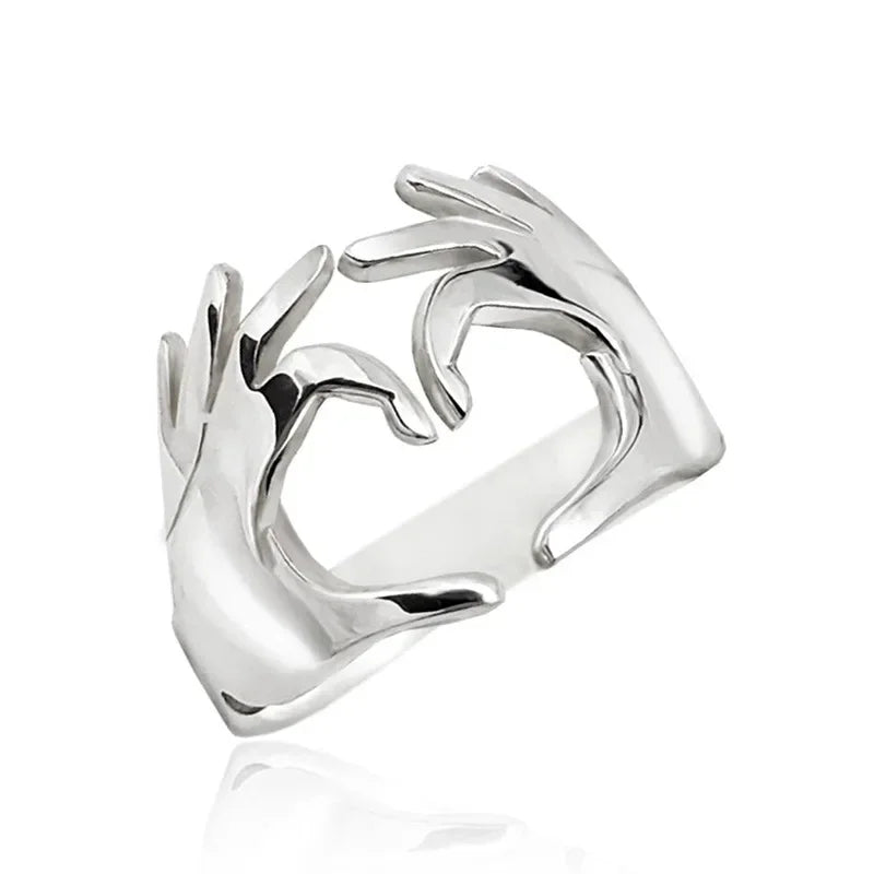 Adjustable European and American heart-shaped ring from Corporación Turística, featuring a sleek design and detailed craftsmanship.