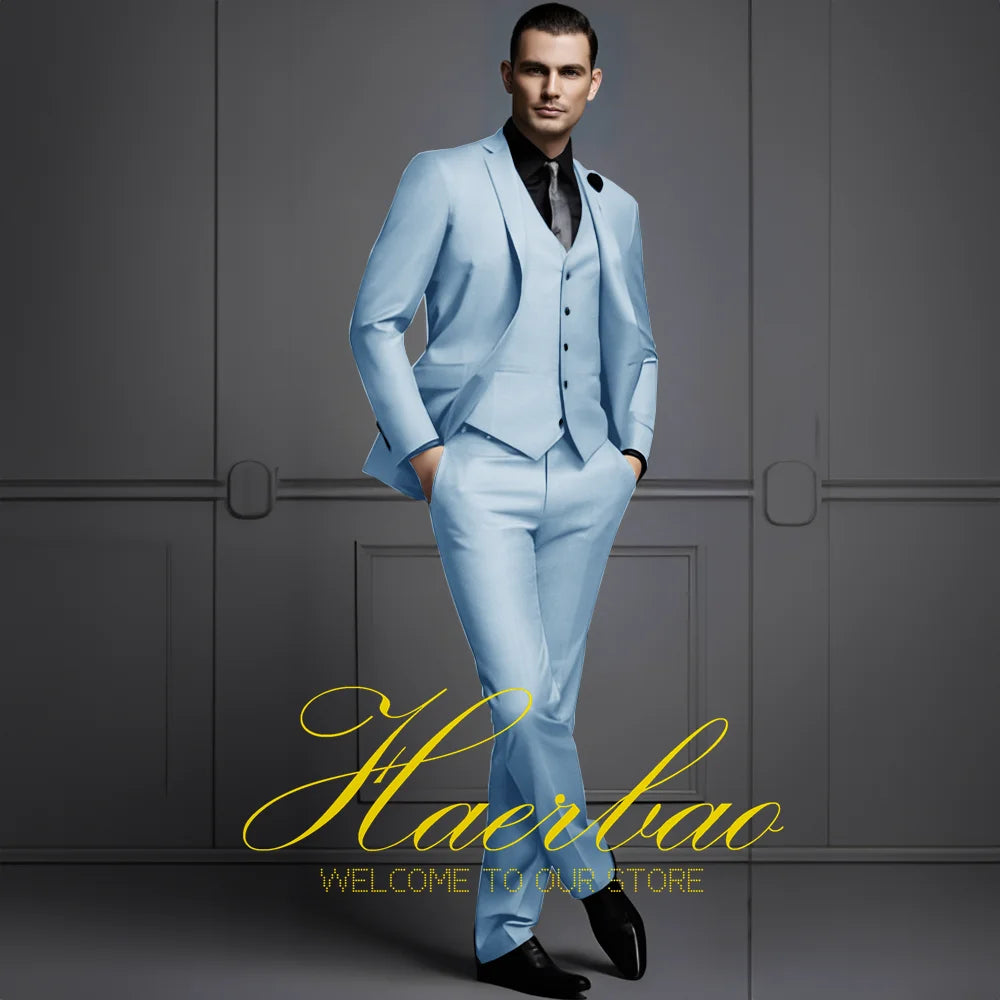 Green 3-piece men's business suit with jacket, pants, and vest from Corporación Turística, formal attire for professional occasions.