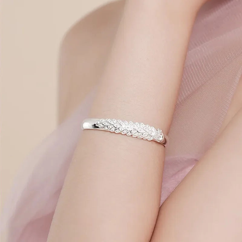 Sterling silver 925 bracelet with open screen design by Corporación Turística, featuring a sleek, elegant style.