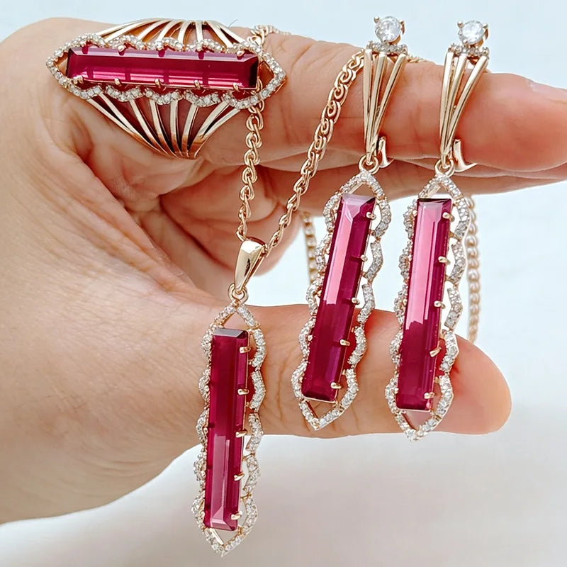 Kinel square long ring by Corporación Turística, featuring a sparkling natural cubic zirconia with a sleek silver band