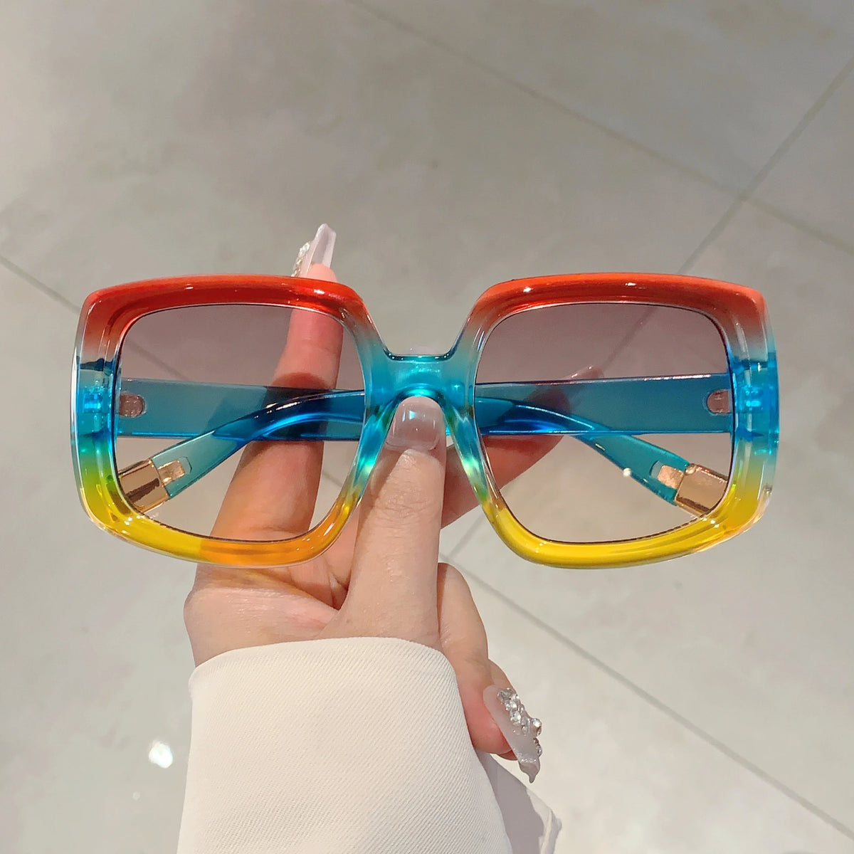Large square white-gradient sunglasses for women by KAMMPT, stylish and oversized with a modern design.