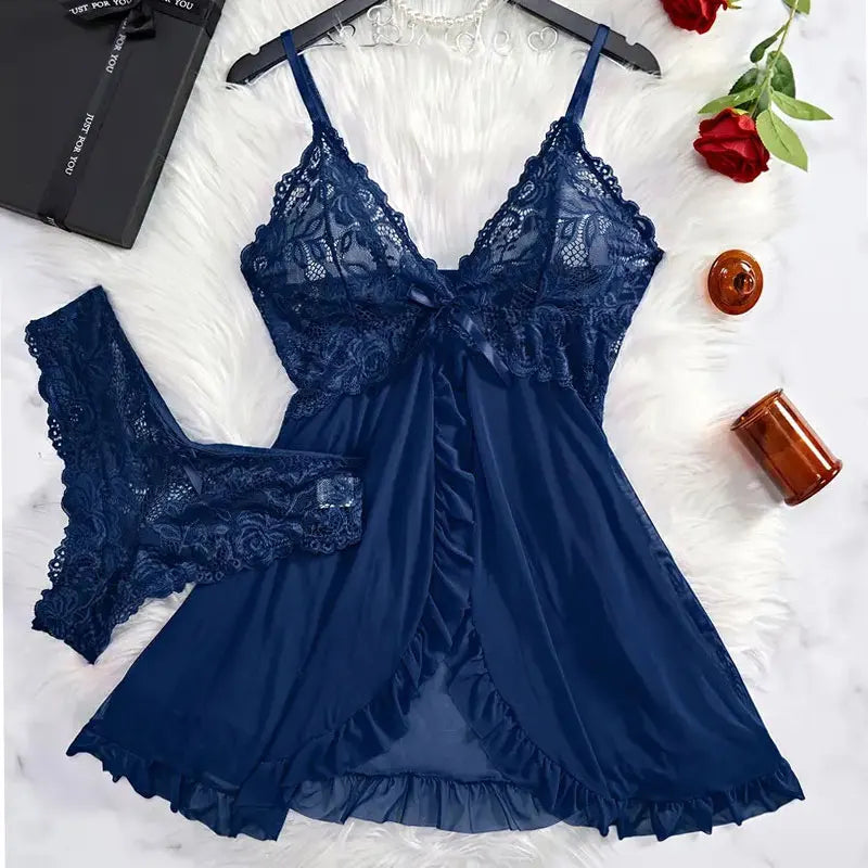 White summer camisón ultrafino with suspenders, part of a lightweight sleepwear set by Corporación Turística.