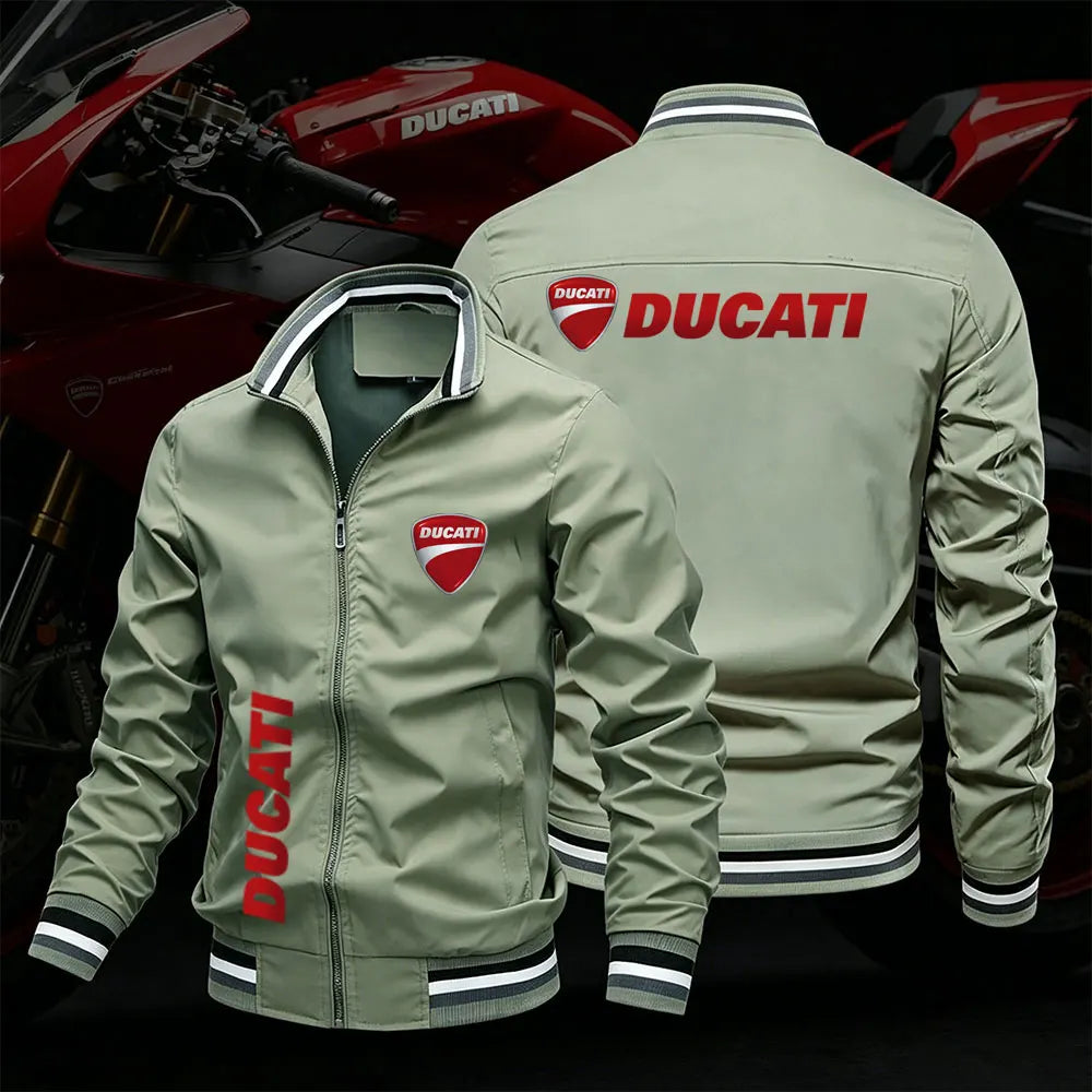 Ducati Hombre 2026 ultraligera summer motorcycle jacket with solar protection, sporty design, lightweight riding gear.