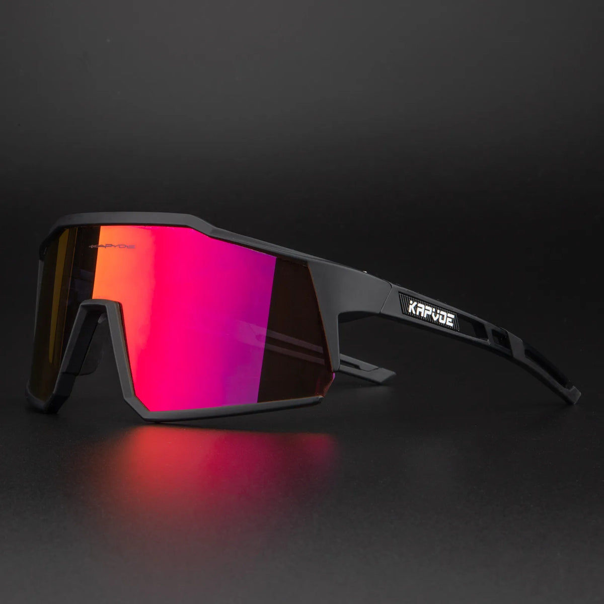 Kapvoe polarized cycling sunglasses with UV400 lenses, sporty MTB eyewear for men and women, black frame and clear lenses.