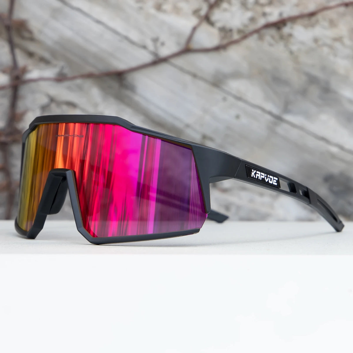Kapvoe polarized UV400 cycling sunglasses for MTB, unisex sport goggles with four lenses for men and women.