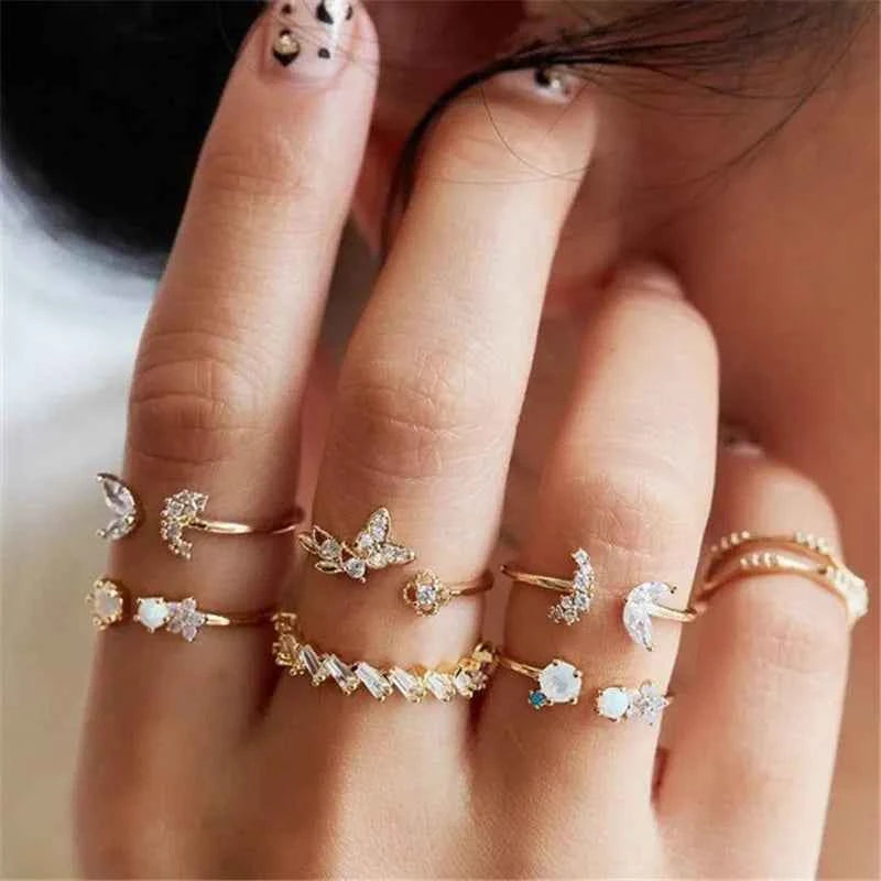 Modyle bohemian jewelry set with 18K gold rings featuring circon stones, ideal for women's wedding gift or stylish accessorizing.