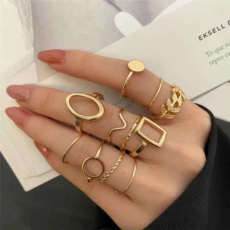 Modyle bohemian jewelry set with 18K gold rings featuring circon stones, ideal as a wedding gift for women.