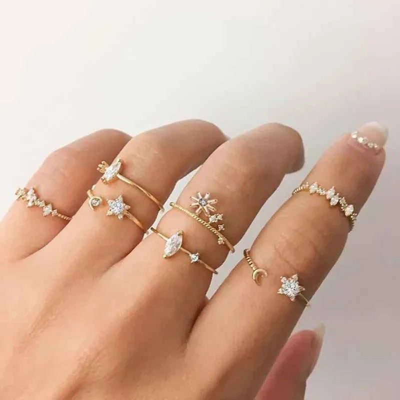 Modyle 18K gold bohemian ring set with circon stones, elegant jewelry for women, ideal for wedding gift or special occasion.