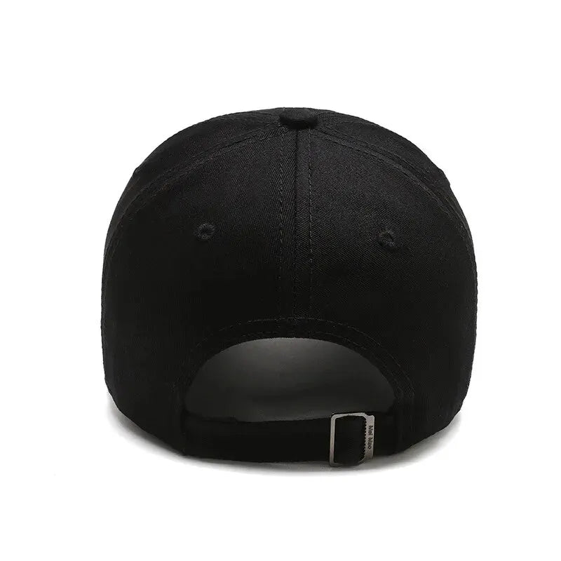 Unisex green camouflage baseball cap with adjustable strap, casual style and sun protection for men and women.