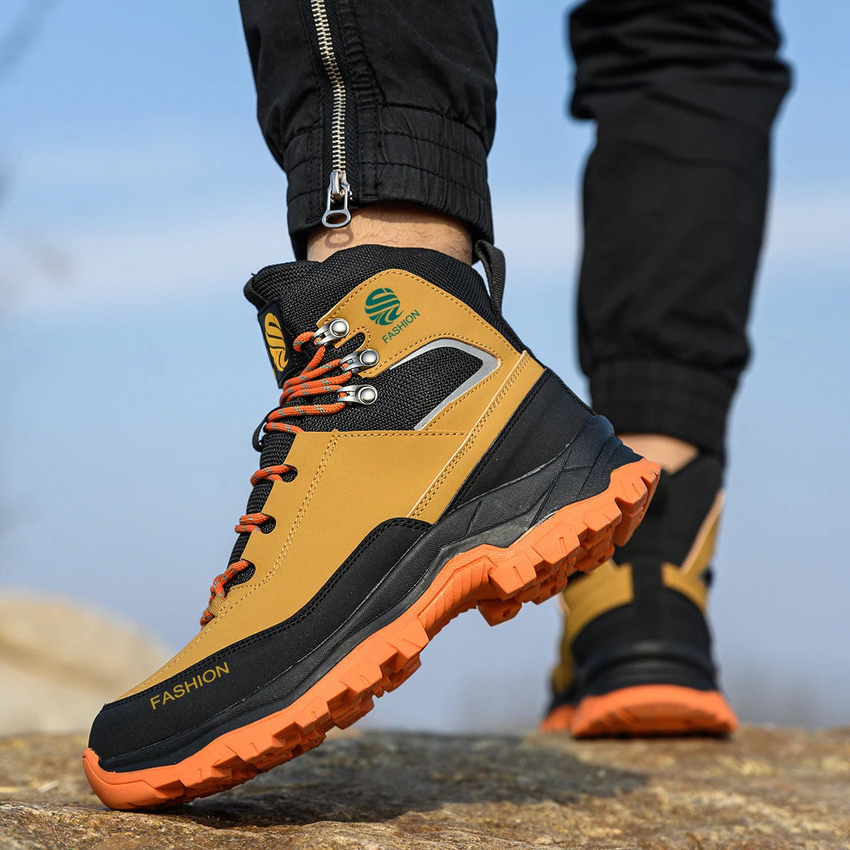 QUELERK men's safety boots with steel toe cap, anti-perforation, anti-collision features, yellow work footwear for construction or industrial use.