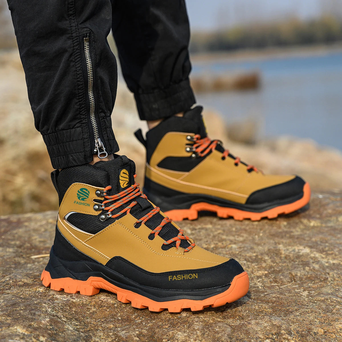 Yellow men's safety work boots by Quelerk with steel toe cap, anti-perforation and anti-collision features, sturdy work footwear.