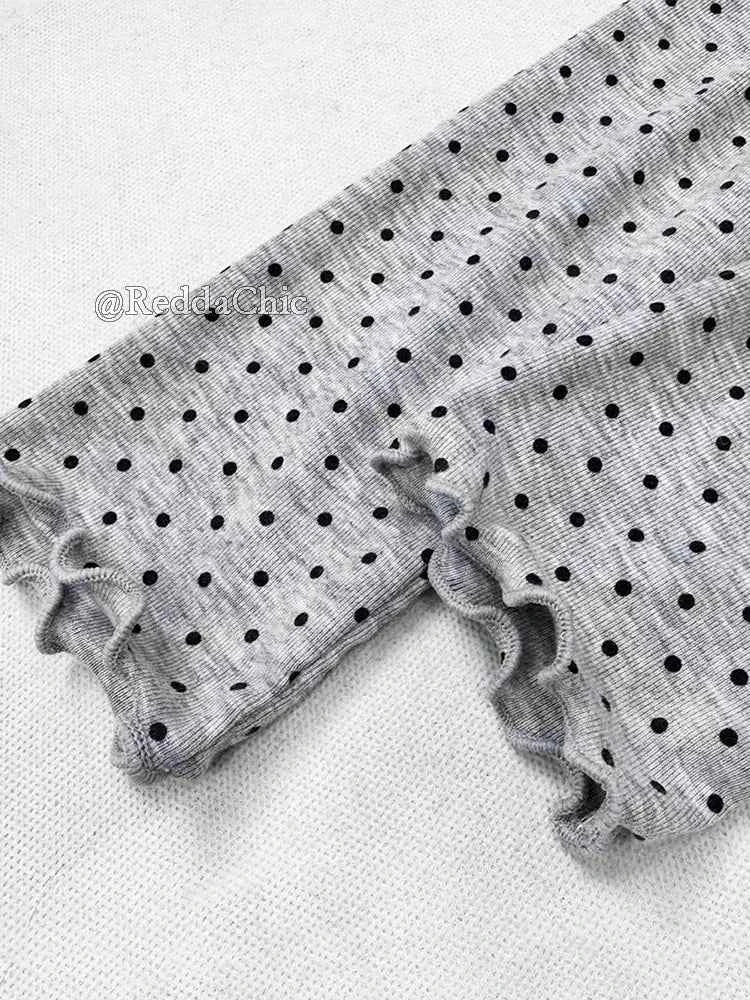 REDDA CHiC grunge-style gray polka dot camiseta for women, casual Y2K autumn top with long sleeves and relaxed fit.