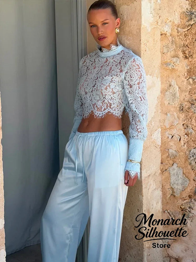 Conjunto Mujer Encaje Azul: Top Medio Alto y Pantalón Pierna Ancha