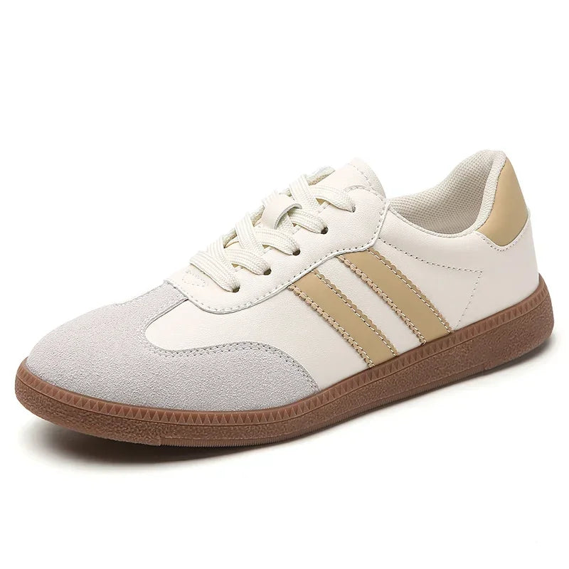 Zapatillas de deporte para mujer, zapatos de moda, tendencia de primavera, zapatillas planas informales, nueva moda para mujer, zapatos de plataforma vulcanizados blancos cómodos 2024