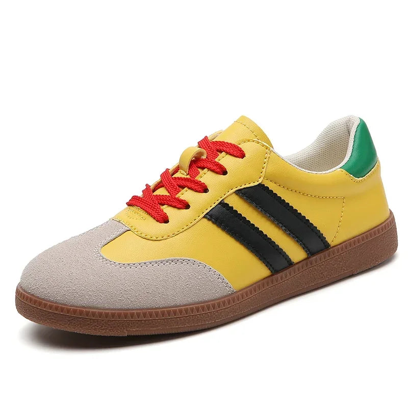 Zapatillas de deporte para mujer, zapatos de moda, tendencia de primavera, zapatillas planas informales, nueva moda para mujer, zapatos de plataforma vulcanizados blancos cómodos 2024