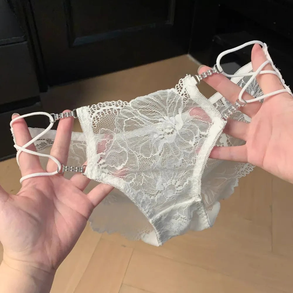 Low-rise breathable lace panties from Corporación Turística, featuring delicate lace design and comfortable fit.