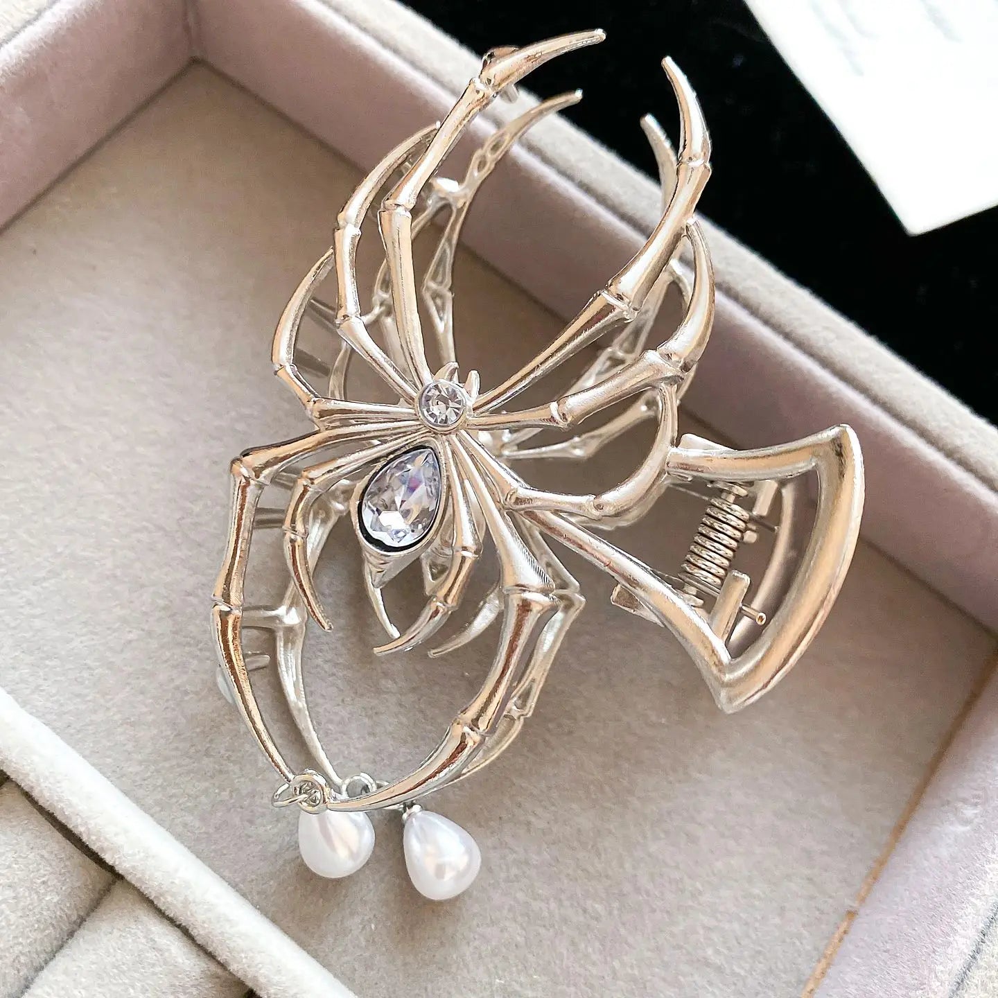 Pinza Araña Gótica Perla Metal Calado Mujer Accesorio Tiburón