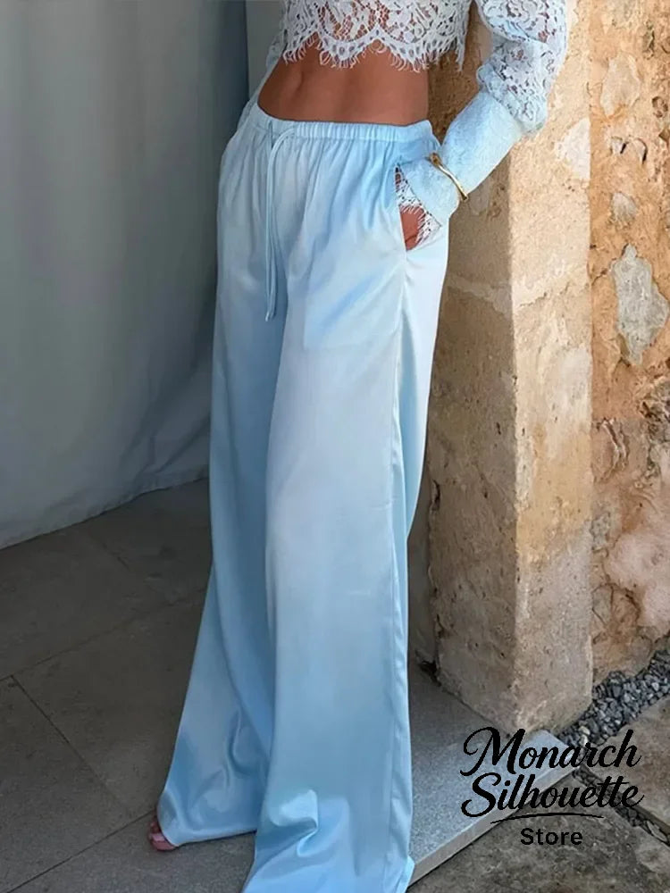 Conjunto Mujer Encaje Azul: Top Medio Alto y Pantalón Pierna Ancha