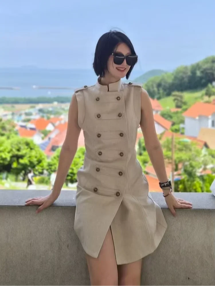 Vestido Mini Beige Cuello Alto Botonadura | Beainmmry Verano 2026