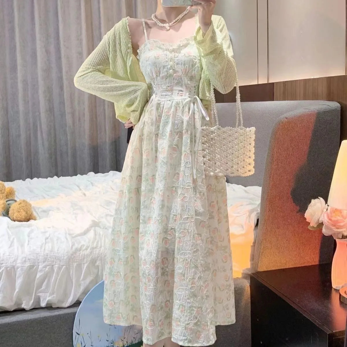 Conjunto Floral Verano 2026: Cárdigan y Vestido Ajustado