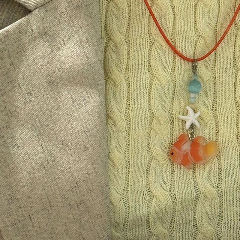 Collares Vintage con colgante de pez payaso para mujeres y hombres, Gargantilla Simple y fresca, accesorios de joyería, regalos versátiles