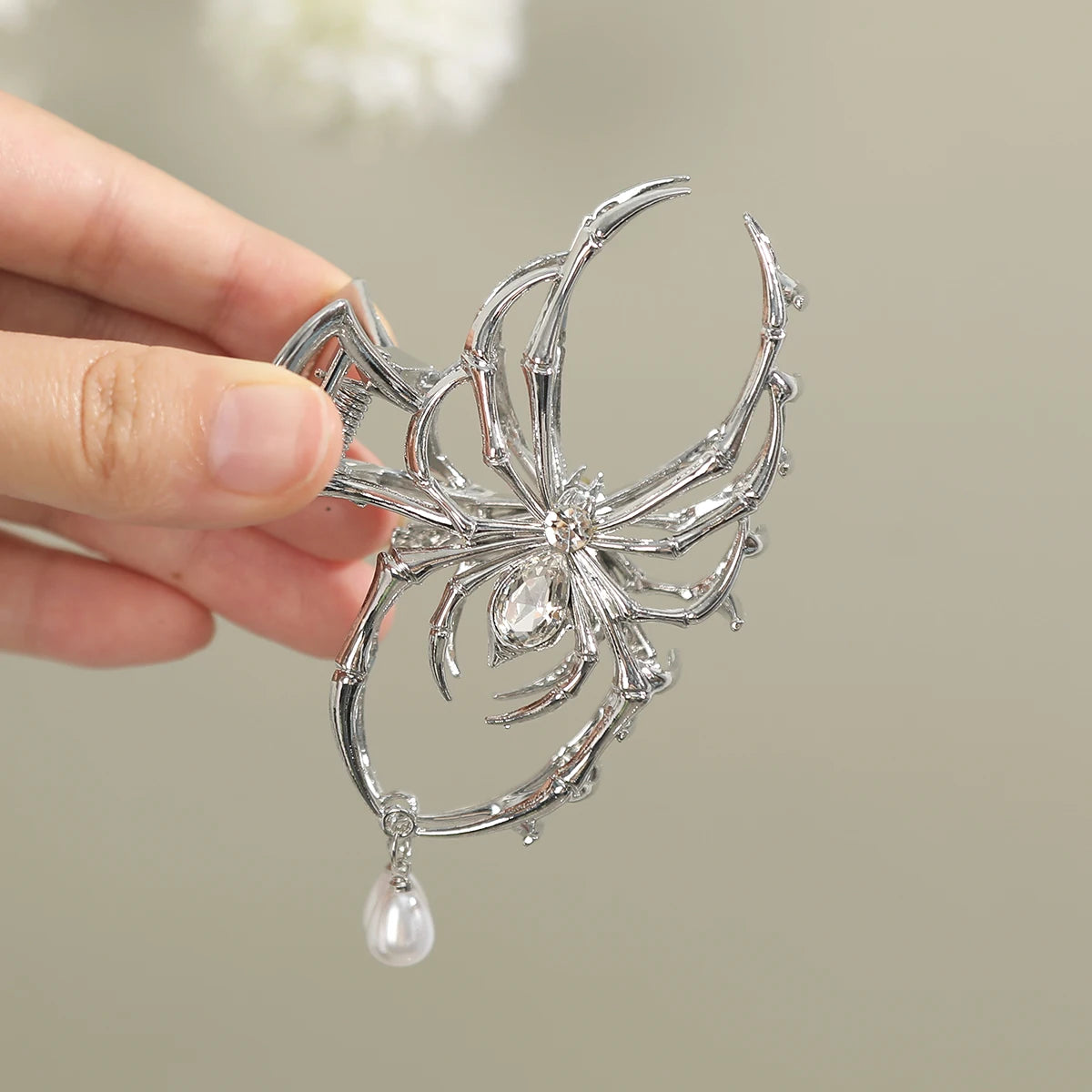 Pinza Araña Gótica Perla Metal Calado Mujer Accesorio Tiburón