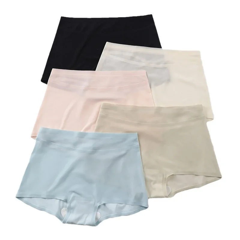 Seamless solid women's underwear by Corporación Turística, featuring a sleek, comfortable design in soft fabric.