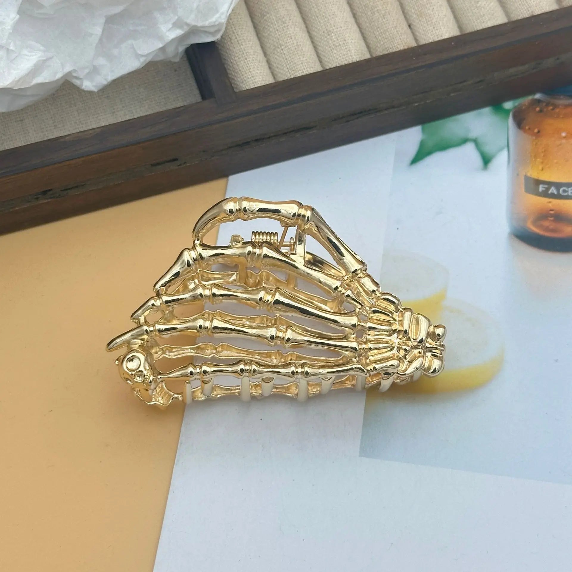 Pinza Araña Gótica Perla Metal Calado Mujer Accesorio Tiburón