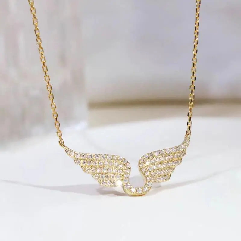 Collar de ala de Ángel para mujer, cadena de clavícula de acero de titanio que combina con todo, temperamento de moda con incrustaciones de diamantes