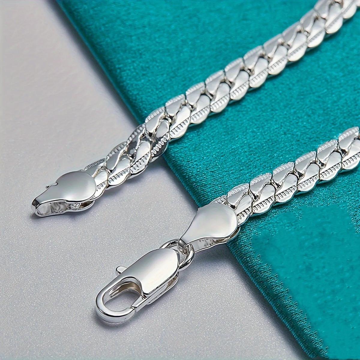 Sterling silver 925 bracelets for women and men featuring sleek, modern designs from Corporación Turística.