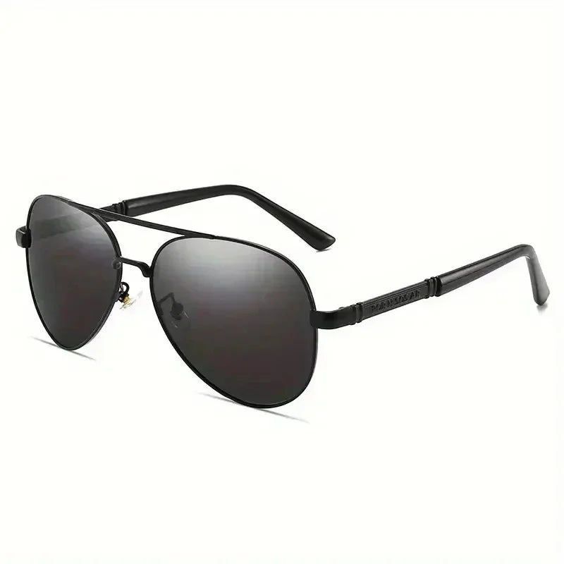 Polarized men's sunglasses with metallic frame, featuring sleek design and UV protection from Corporación Turística.