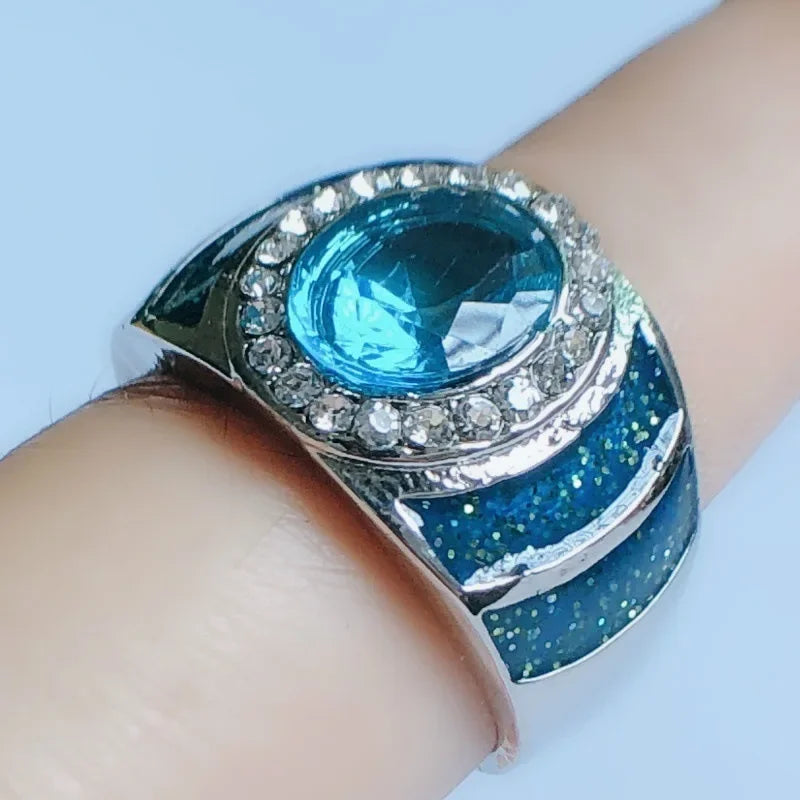 Oval-shaped sterling silver 925 ring with 1ct 5A cubic zirconia, luxurious jewelry from Corporación Turística.
