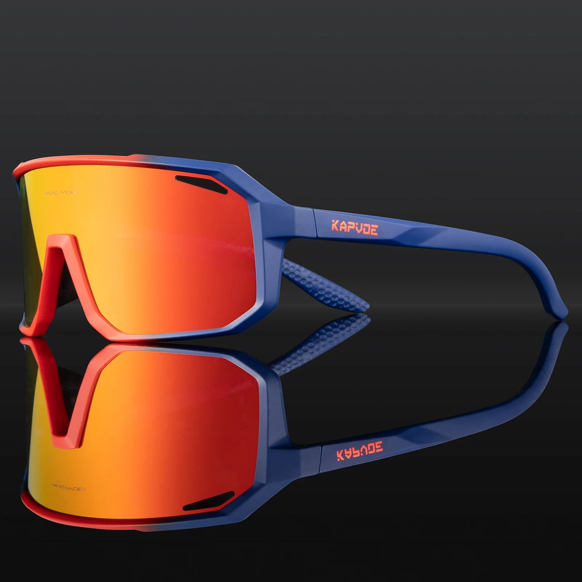 Kapvoe photochromic MTB sunglasses with clear and tinted lenses, designed for cycling, by Corporación Turística.