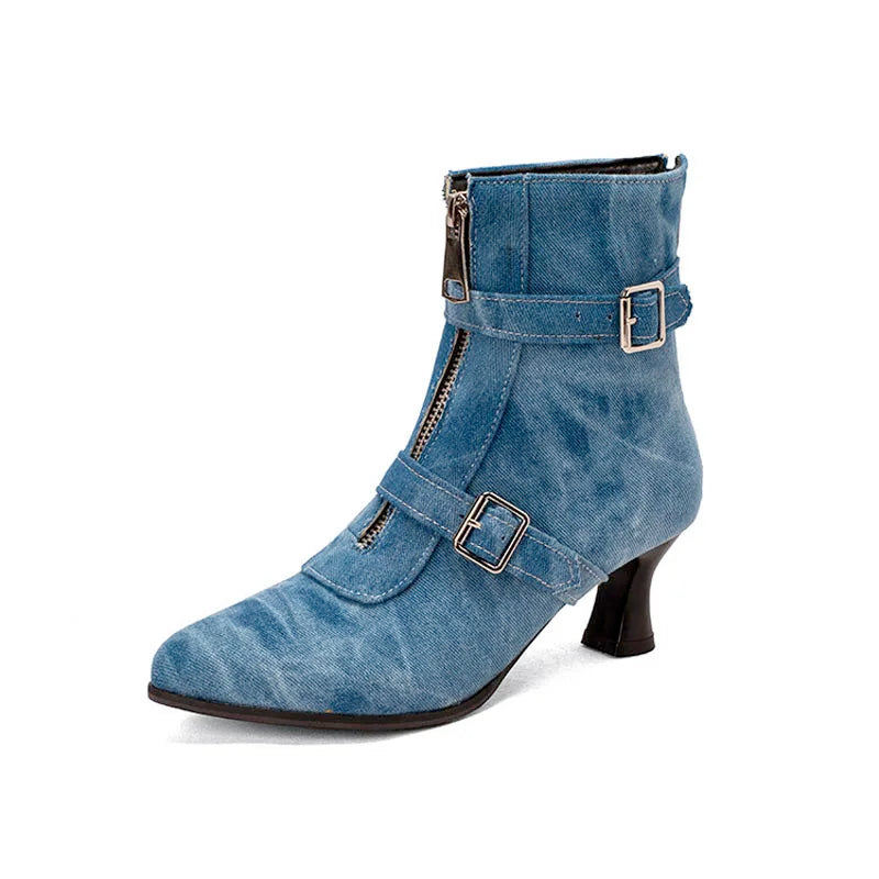 White women's chunky heel ankle boots by Corporación Turística, stylish winter shoes with thick heels and cozy design.
