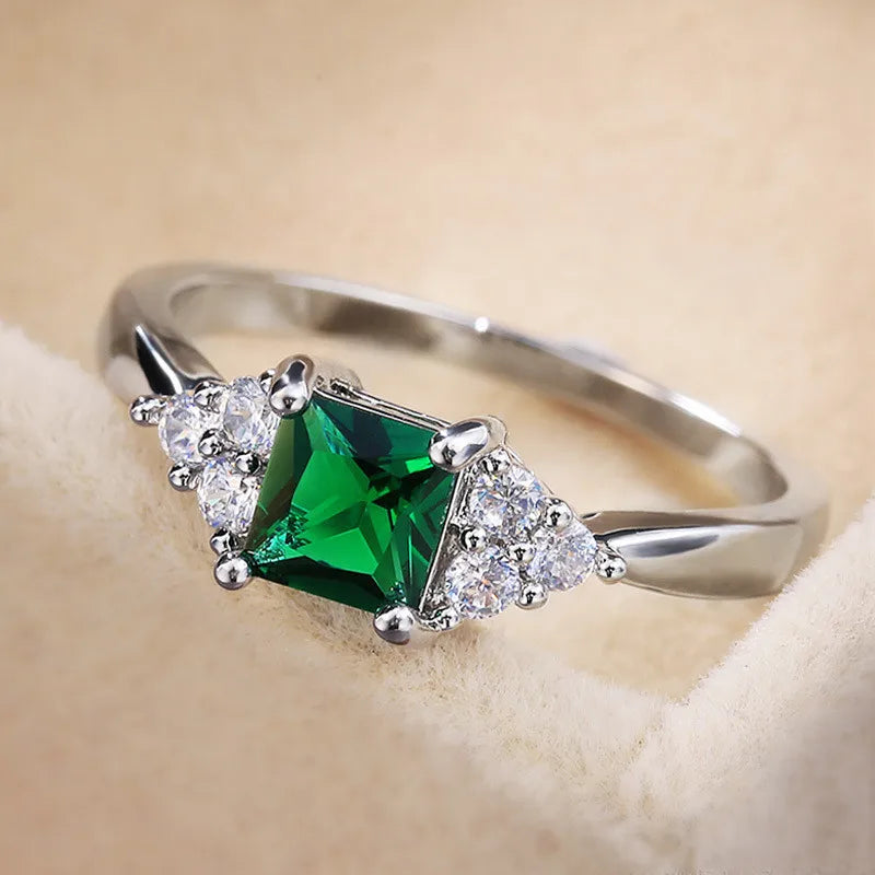 Simple sterling silver 925 finger rings with modern design, featuring sleek, minimalist style for everyday wear.