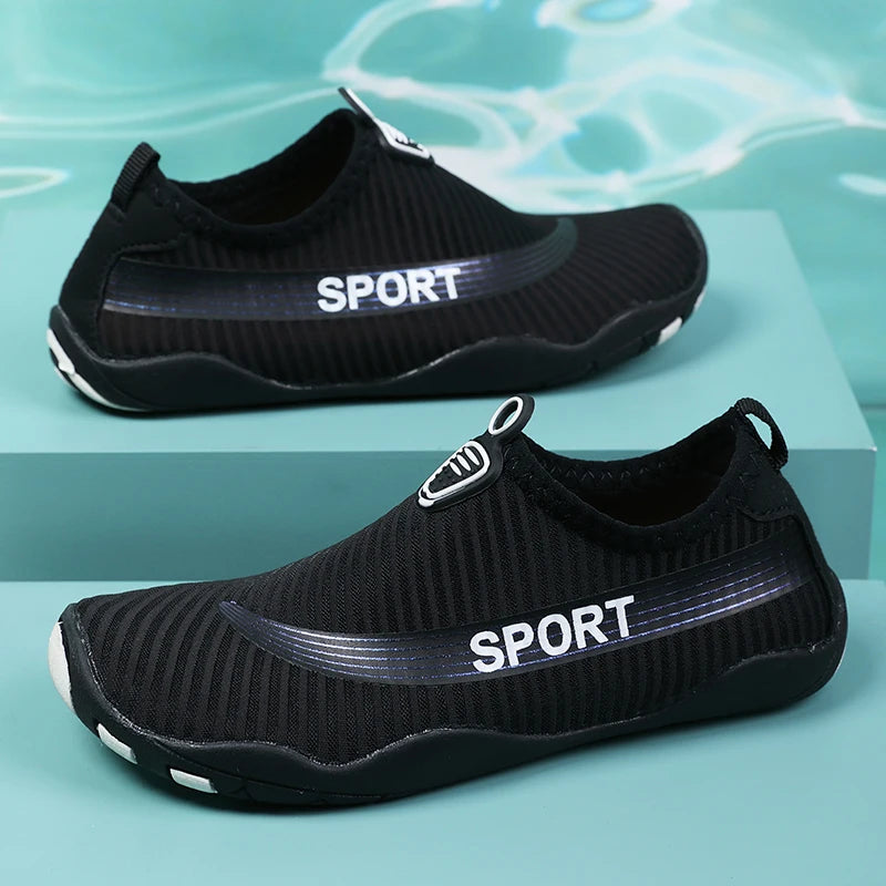 Unisex fitness shoes from Corporación Turística, designed for indoor workouts, featuring breathable material and non-slip soles.
