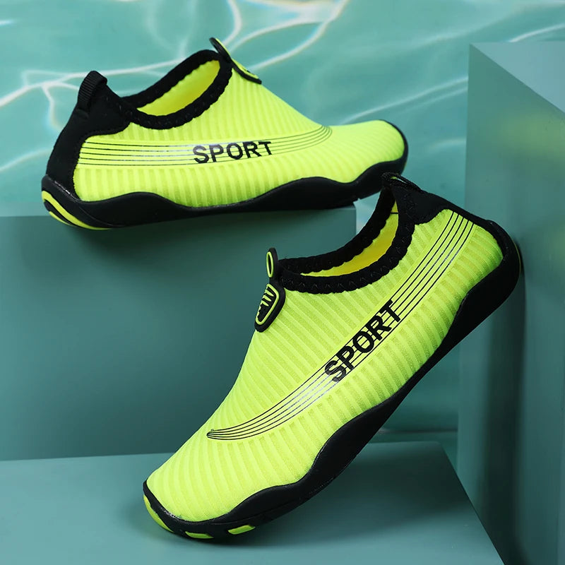 Unisex fitness indoor shoes by Corporación Turística, lightweight athletic footwear for indoor workouts and gym activities.