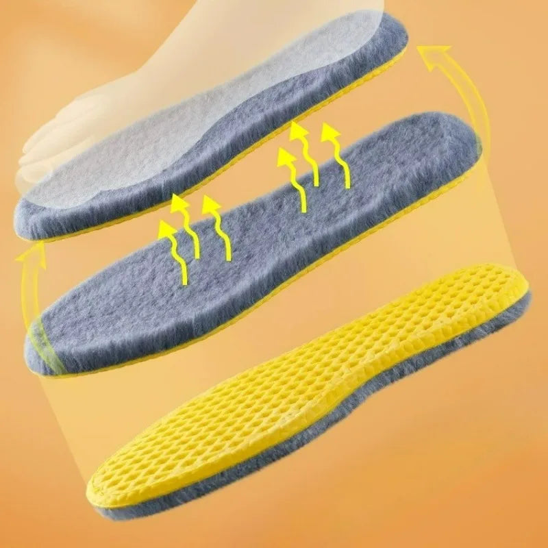 Pair of breathable fleece insoles from Corporación Turística, size 39-40, designed for winter comfort and foot support.