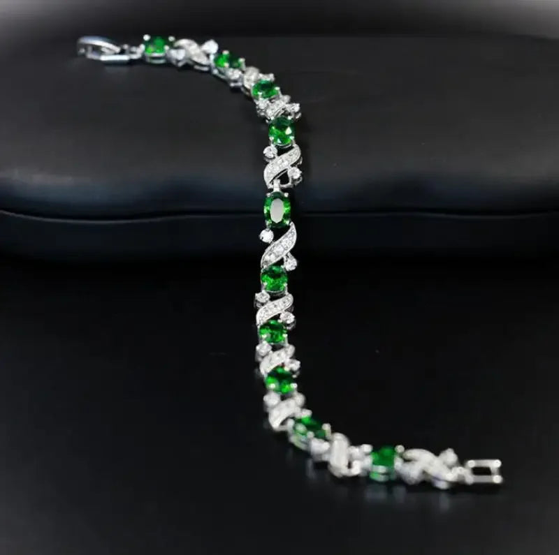 Elegant fashion crystal gemstone bracelet featuring colorful rainbow gems, stylish accessory by Corporación Turística.