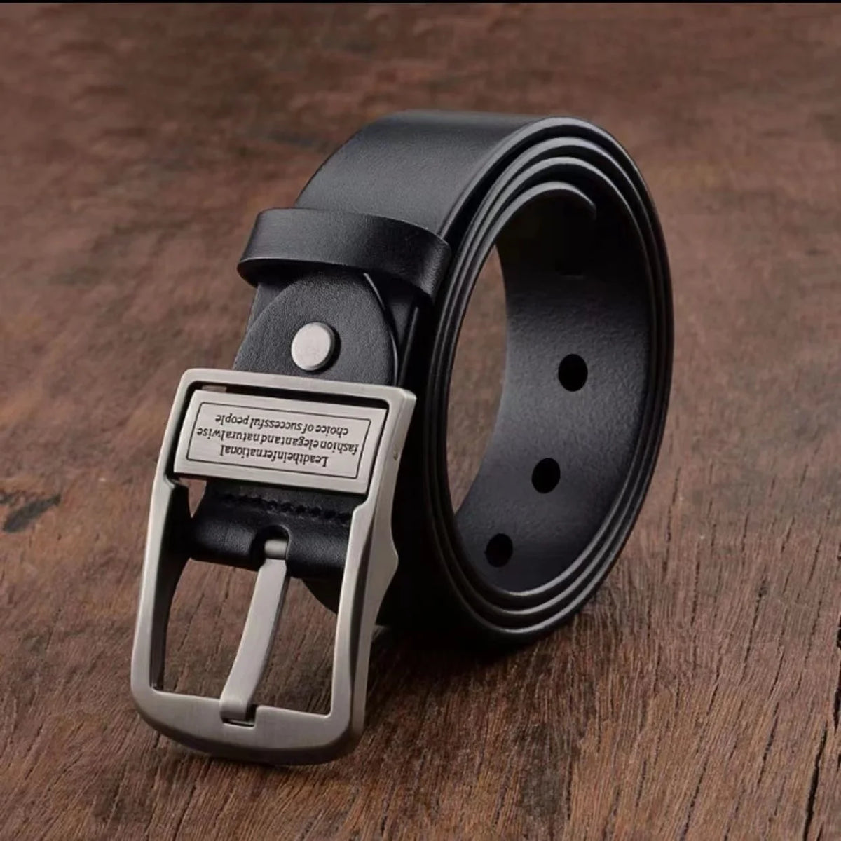 Leather men's belt with metal buckle from Corporación Turística, casual and luxury style, 110 cm, made of genuine cow leather.