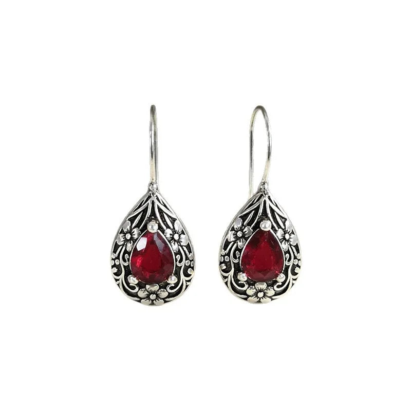 Sterling silver 925 geometric earrings for women, stylish silver pendant earrings with modern design.