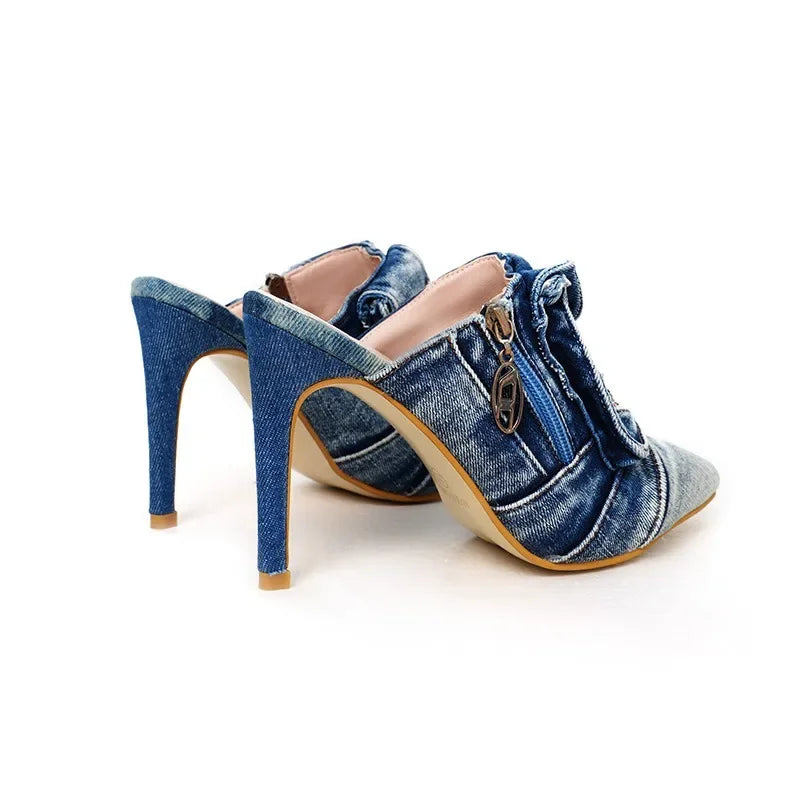 Blue women's zipper sneakers with high heels from Corporación Turística, showcasing the stylish design and comfortable fit.