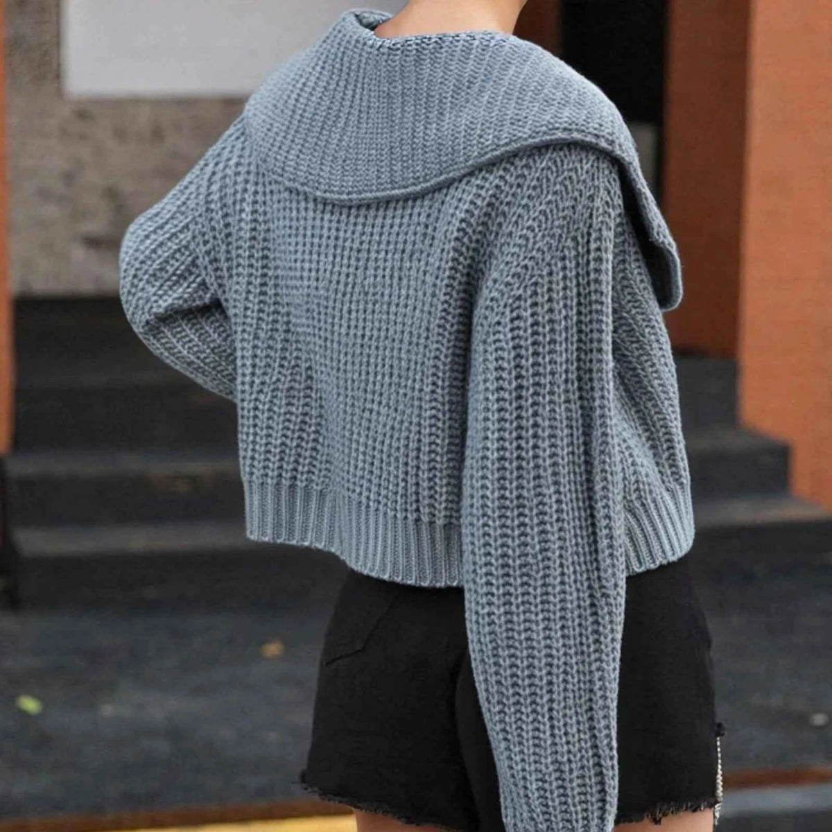 Blue women's knit sweater with lapel, casual and stylish, made by Corporación Turística.